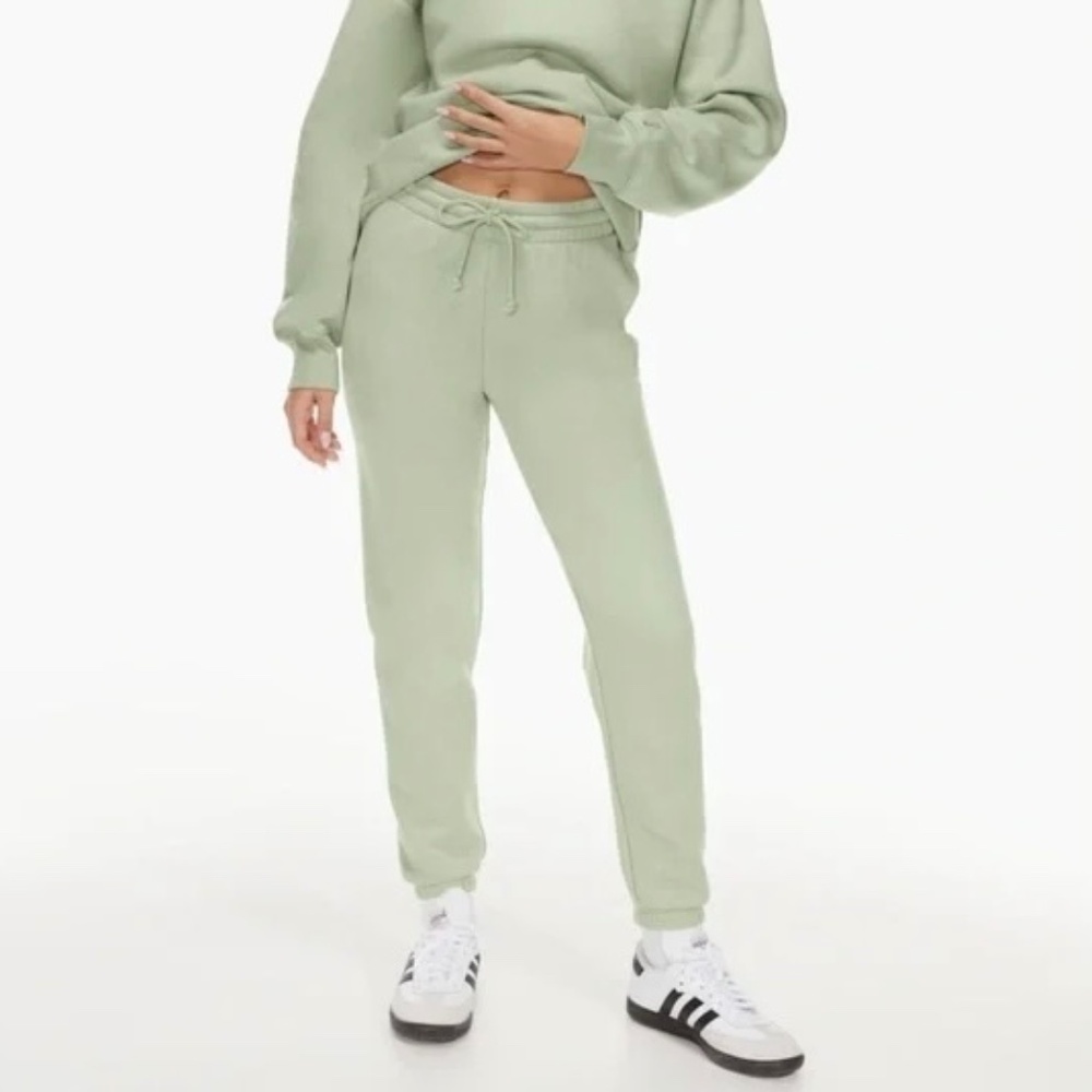 Aritzia Tna Cozy AF Fleece Sweatpants